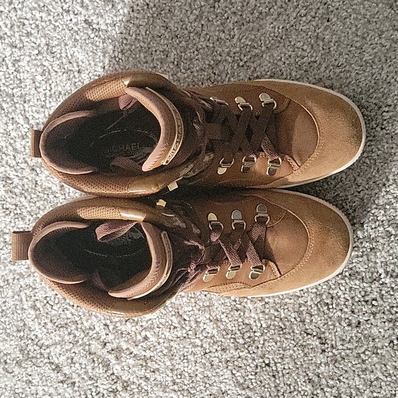 MICHAEL MICHAEL KORS Brooke Leather and Logo Boot - Picture 11 of 13